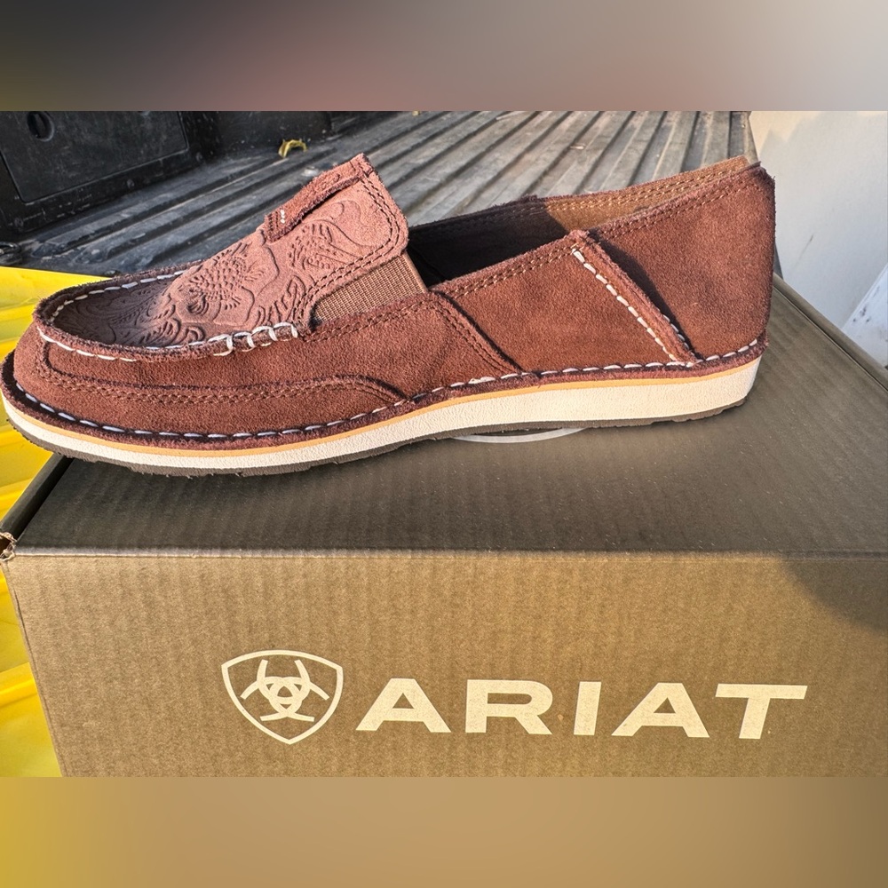 Ariat Women's Cruiser Brown Suede Shoes - Picture 2 of 4